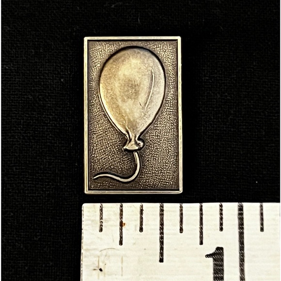Balloon Lapel Pin - Picture 5 of 8